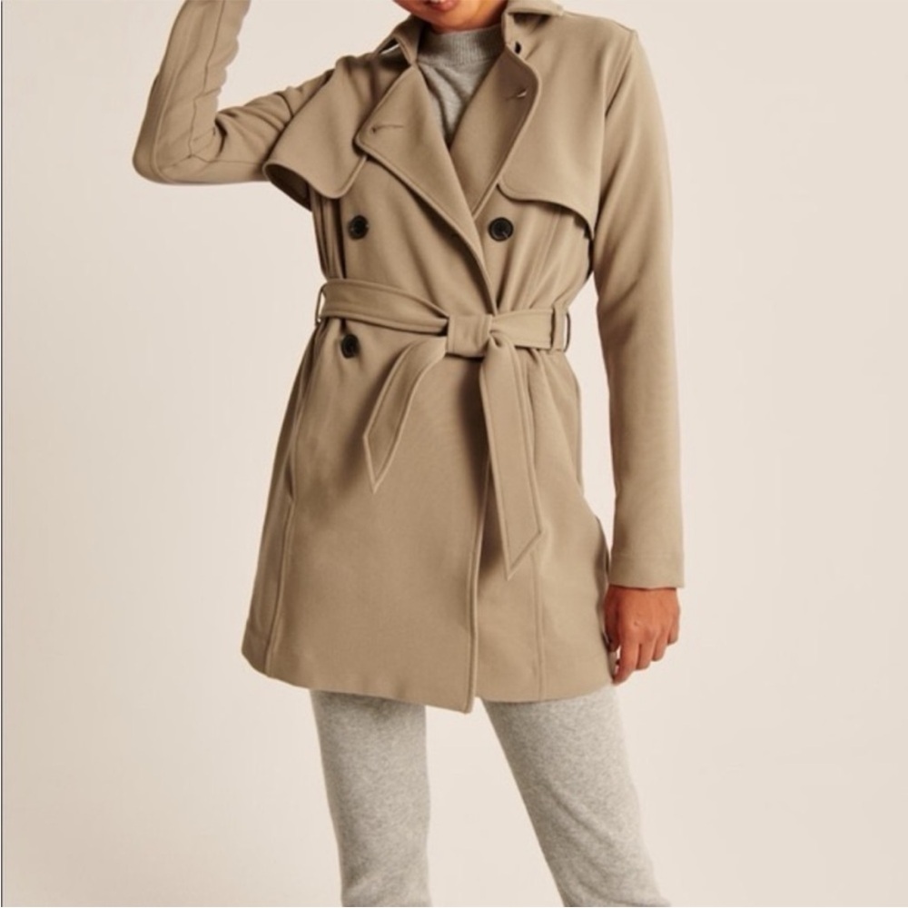 Abercrombie & Fitch Drapey Trench Coat in Khaki - Picture 2 of 16